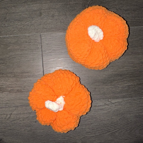 Pumpkin plush - Picture 2 of 2